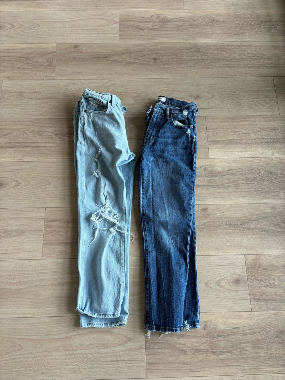Abercrombie & Fitch Light Blue and Dark Blue Women’s Jeans